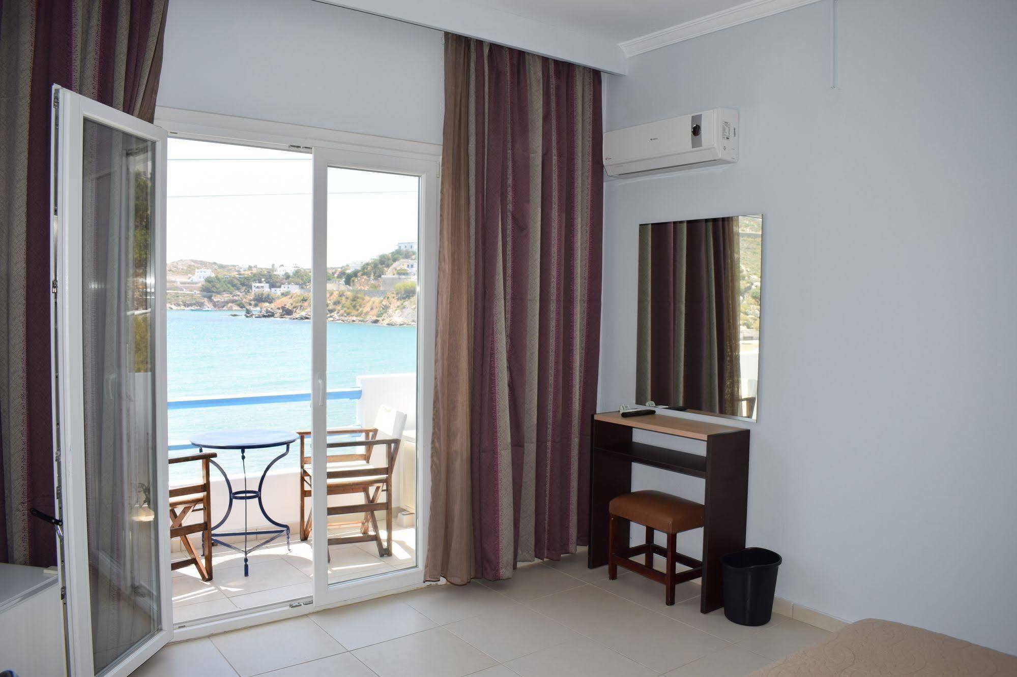 Vari Beach Hotel Exteriör bild