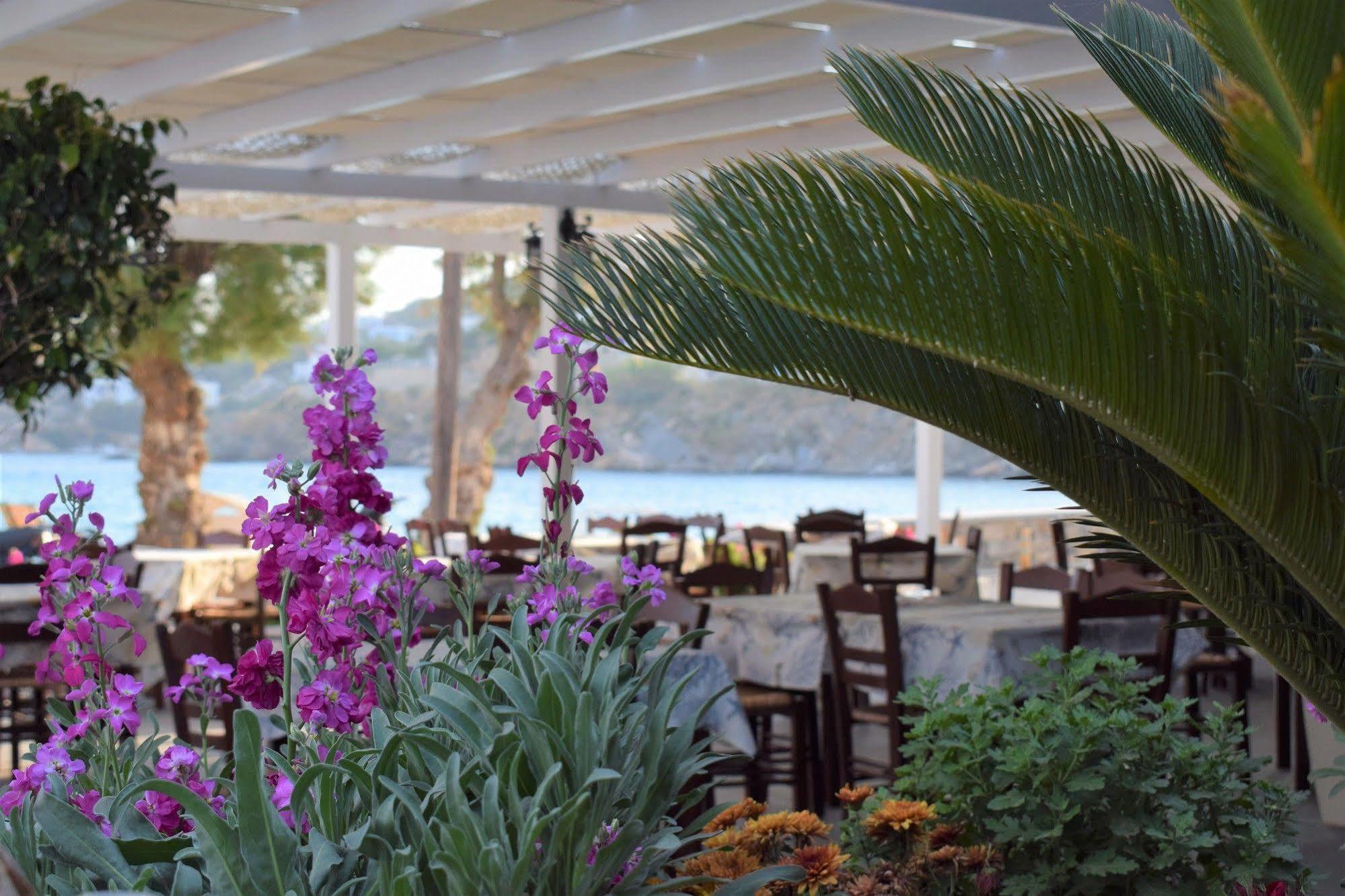 Vari Beach Hotel Exteriör bild
